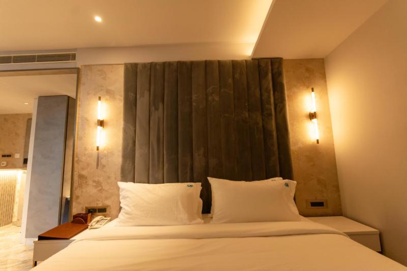 Hotel Ocean Blue Βιζαχαπατνάμ Εξωτερικό φωτογραφία
